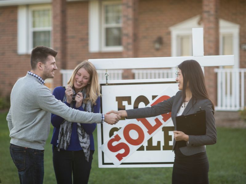 Hire a Knowledgeable Real Estate Agent