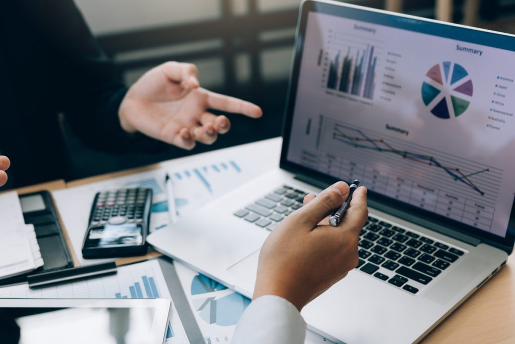 What Does a Personal Financial Advisor Do