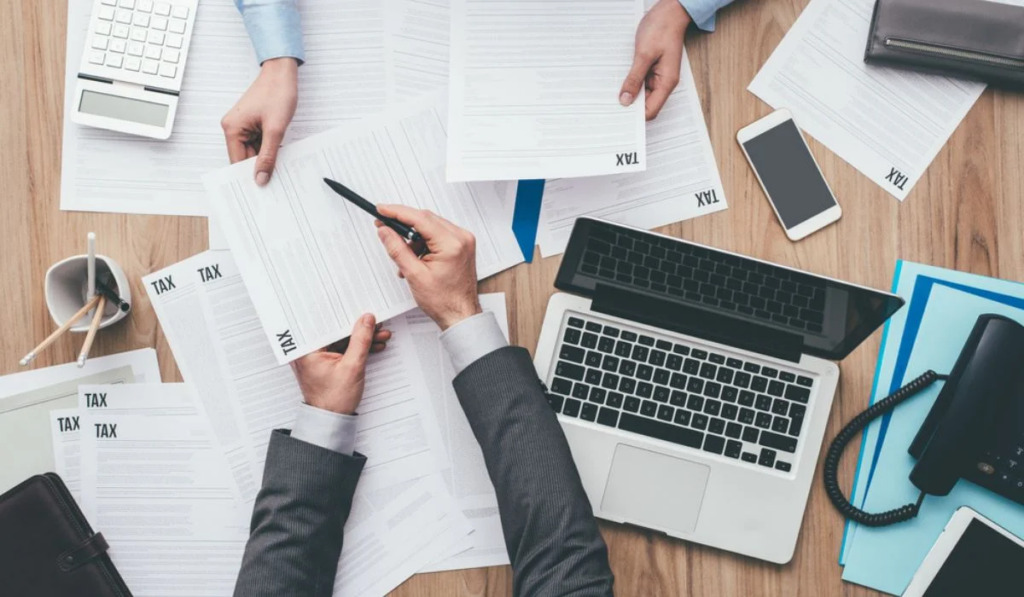 What Does a Tax Advisor Do